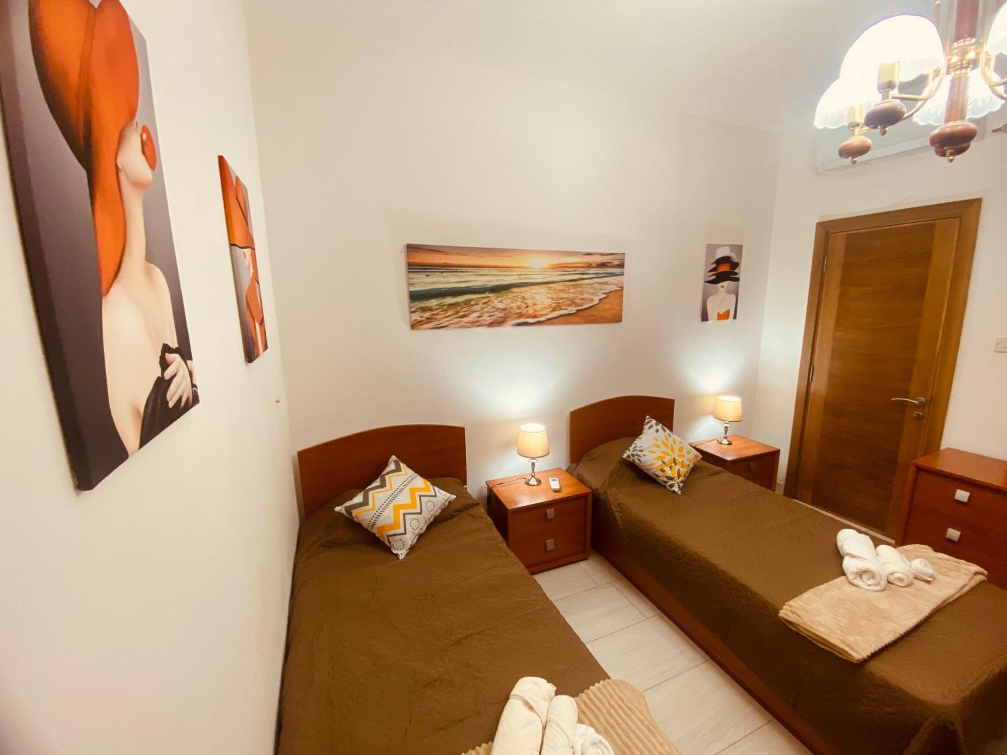 Bugibba Central Modern Apartment St. Paul's Bay Ngoại thất bức ảnh