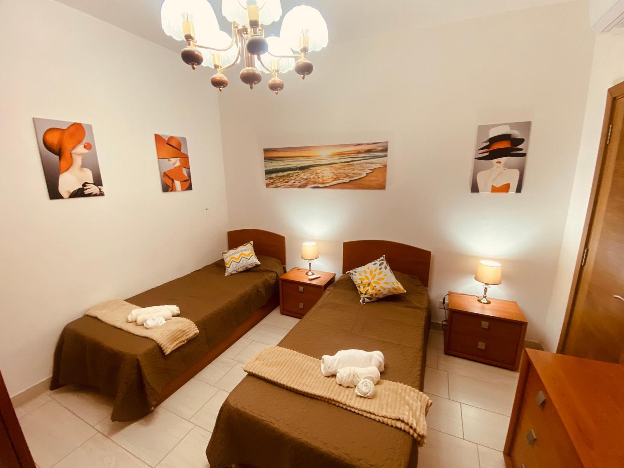 Bugibba Central Modern Apartment St. Paul's Bay Ngoại thất bức ảnh