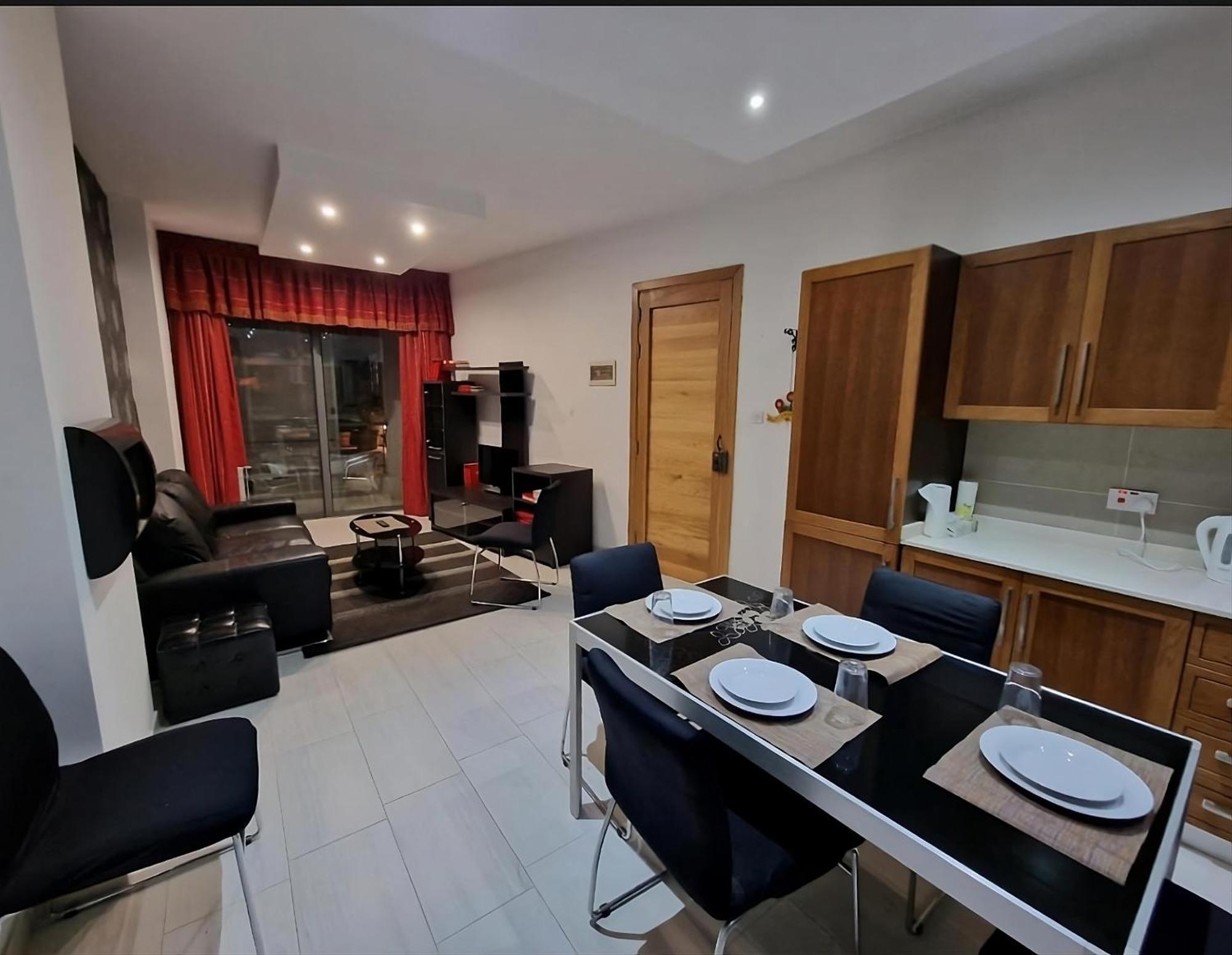 Bugibba Central Modern Apartment St. Paul's Bay Ngoại thất bức ảnh